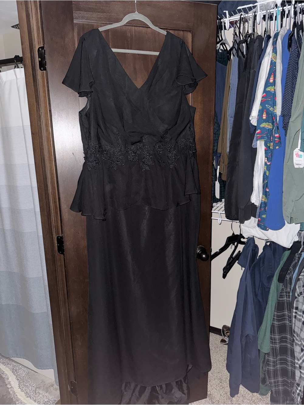 Elegant Black V-Neck Peplum Evening Dress